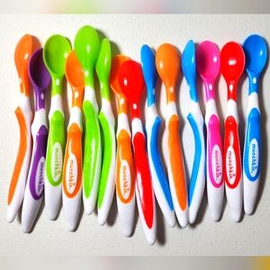 14 Munchkin Infant Baby Feeding Spoons.